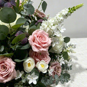 Arreglo Floral Artificial de Seda en Rosa Empolvado, Blanco y Morado Oscuro, Peonía, Rosa y Eucalipto, Centro de Mesa Floral Moderno para Bodas - Product Image 3