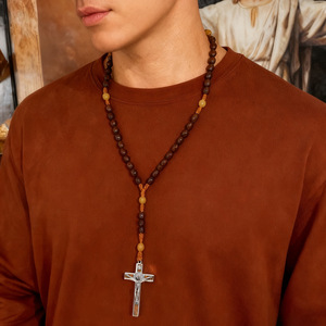Chapelet catholique fait main pour unisexe, perles en bois lisses avec crucifix détaillé pour la <span class=keywords><strong>prière</strong></span>, première <span class=keywords><strong>communion</strong></span>, baptême, confirmation - Product Image 2