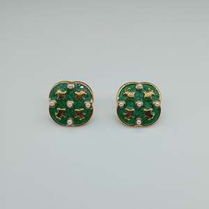 Pendientes de Perlas de Acero Inoxidable 316L con Baño de Oro PVD y Esmalte Verde con Perlas para Mujer - Product Image 1