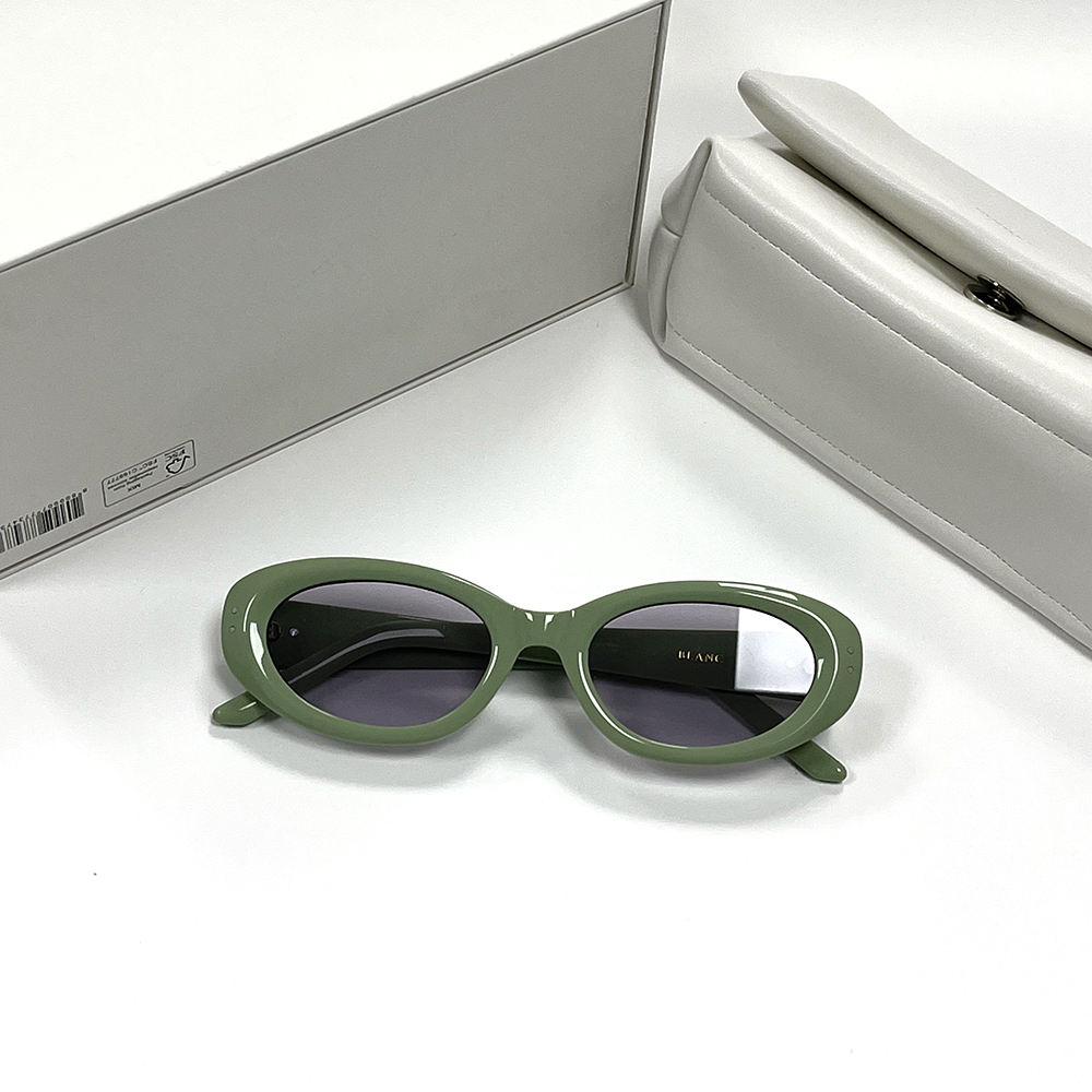 สีเขียว