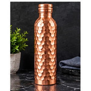 Botella de Agua Moderna de Cobre con Textura Espiral y Tapa de Rosca, Recipiente Metálico Ecológico y Portátil para Bebidas - Product Image 2