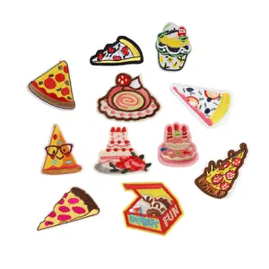 Yiwu wintop thème de la restauration rapide fer sur gâteau d'anniversaire brodé triangle tarte pizza tranche patchs pour enfants vêtements
