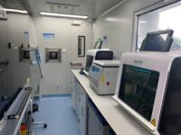 Laboratoire de test mobile préfabriqué en conteneur de 20/40 pieds avec hotte de laboratoire, banc de travail, armoire et tabouret en acier inoxydable - Laboratoire de terrain modulaire clé en main