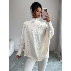 Poncho en tricot torsadé à col roulé blanc pour femmes - Product Image 1