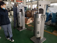 Centrifugeuse de sang continu GF pour plasma sanguin animal 16000 Rpm Centrifugeuse à bol tubulaire triphasé