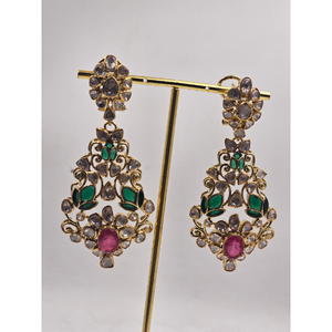 Parures de bijoux : Boucles d'oreilles Kundan ornées de pierres rubis rouge vif et de touches vert émeraude – Prix de gros - Product Image 1