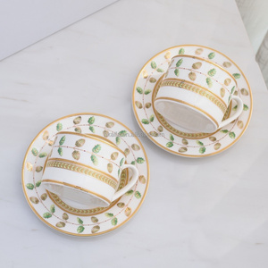 Services de table en porcelaine de luxe de haute qualité avec bordure dorée - Coffret cadeau en stock - Product Image 3
