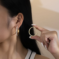 Boucles d'oreilles Ins Simple C Ring Cold Wind Boucles d'oreilles Titanium Steel Double Half Circle avec Diamond Elegant Temperament Stud Earrings