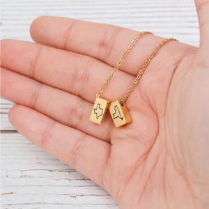 Vente en gros de bijoux en or 14 ct plaqué or rose à la mode chaîne collier personnalisé à pendentif <span class=keywords><strong>carte</strong></span> <span class=keywords><strong>du</strong></span> <span class=keywords><strong>monde</strong></span> gravé en barre 3D pour femmes - Product Image 6