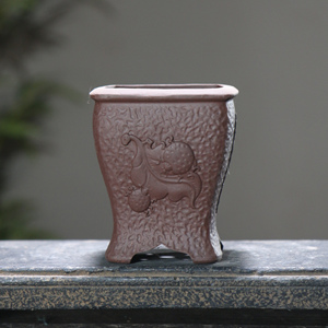 Maceta Cuadrada de Arcilla Morada con Diseño de Bestia Mítica Xuanwu, Tallado Clásico en Relieve - Product Image 4
