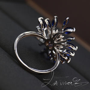 Anillo de la Serie Counterattack con Incrustaciones de Plata 925, Espinela Azul Sintética y Zafiro Blanco, Joyería Vintage - Product Image 4