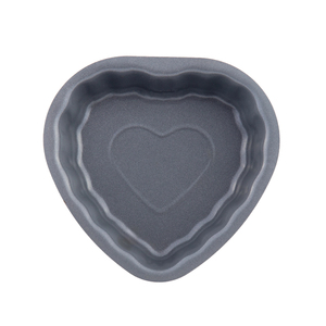 Mini molde para pasteles estriado antiadherente personalizado Xinze, horno de cocina de acero al carbono reutilizable, molde para pasteles de amor para uso doméstico - Product Image 1