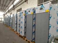 Prix d'usine Réfrigérateur de cuisine pour restaurant commercial à 4 portes Congélateur vertical en acier inoxydable Équipement de cuisine