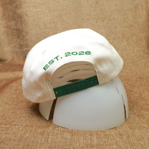 Gorra de Béisbol Nueva de Fábrica con Visera Curva en Contraste, Personalizable con Bordado de Marca - Product Image 4
