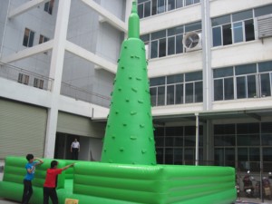 Muro de Escalada Inflable Verde para Niños y Adultos, para Uso en Parques de Aventura y Deportes al Aire Libre, Material de PVC, Capacidad Máxima >500 kg - Product Image 3