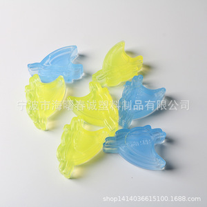 Glaçon en forme d'aileron de poisson Shinyu 7,7 cm x 5,5 cm, réutilisable, en plastique, pour refroidir les boissons - Product Image 3