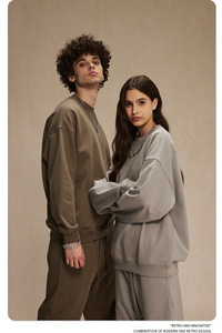 Kaisorn Unisex ropa de calle de peso pesado cuello redondo Defy the Chill: Unisex cuello redondo de peso pesado para otoño 2025 Chase the Vibe - Product Image 3