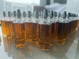 Parfums pour femmes et hommes en flacon de 50 ml et 100 ml, parfum longue durée, parfum naturel, parfums pour marques de beauté indépendantes, étiquette privée - Product Image 4