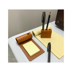 Porte-stylo en cuir créatif et élégant, ornement de bureau de style nordique, boîte de rangement pour crayons et stylos, fournitures de bureau coréennes. - Product Image 5