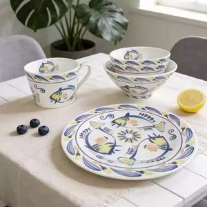 Service de table en céramique à motif de <span class=keywords><strong>poisson</strong></span> peint à la main - Vaisselle bleue et jaune pour la maison, l'hôtel et <span class=keywords><strong>le</strong></span> restaurant, passe au lave-vaisselle - Product Image 3