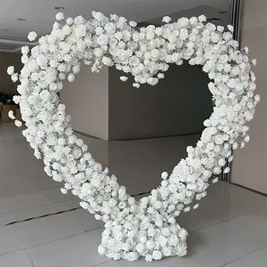 Sıcak satış toptan özel yapay kalp şekilli çiçek kemer beyaz çiçekler arka plan ile düğün düzenleme dekorasyon için