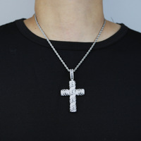 Vente en gros usine Nouveau Collier pendentif croix Hip Hop entièrement serti de zircone cubique en acier inoxydable plaqué argent, Fourniture en gros de bijoux