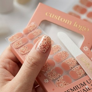 Bandes d'ongles en gel 3D en résine avec logo personnalisé pour un fini brillant, sans UV, longue tenue, ensemble de pose - Product Image 2