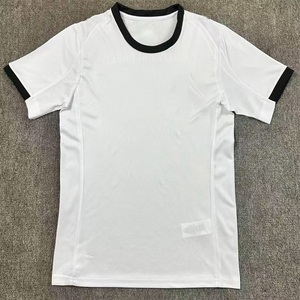 Maglie da Calcio Personalizzate Retrò Classiche Traspiranti ad Asciugatura Rapida per Adulti Unisex con Stampa a Trasferimento Termico - Disponibilità all'Ingrosso - Product Image 1