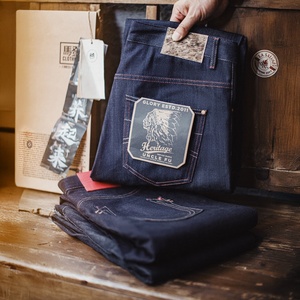 Jeans da Uomo Maden in <span class=keywords><strong>Denim</strong></span> Grezzo Selvedge, Stile Retrò, Gamba Dritta Leggermente Affusolata, Colore Indigo Originale, Tendenza Autunno 2026 - Product Image 1
