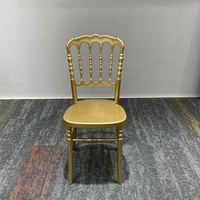 Napoleon-Stil Goldene Kunstharz-Bankettstühle, Langlebige Stapelbare Chiavari-Stühle für Hochzeiten, Partys und Veranstaltungen im Freien