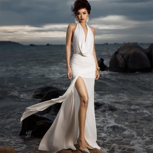 Elegante Vestido Largo Halter para Mujer con Cintura Natural, Espalda Descubierta y Abertura, Vestido de Noche Transpirable con Elementos de Moda - Product Image 2