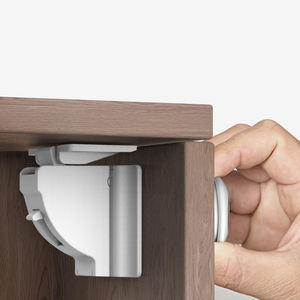 Verrou magnétique de sécurité pour bébé avec porte-clés, épaisseur 3 cm, fixation par <span class=keywords><strong>vis</strong></span> 3M, verrou de placard à l'épreuve des enfants pour la maison - Product Image 1