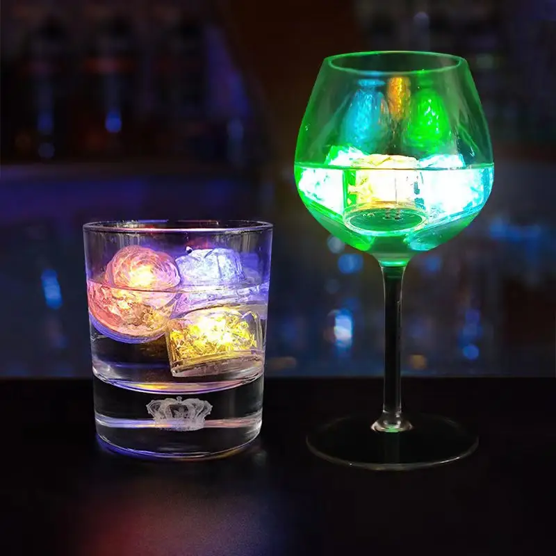 Bar à Offre Spéciale fête nouveauté petit glaçon clignotant lumière Up glaçon en plastique pour boisson glaçon Led