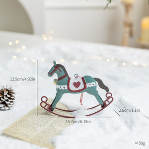 Pendentif de Noël nordique rétro en fer forgé, cheval à bascule, décoration suspendue artisanale en bois vieilli - Product Image 3