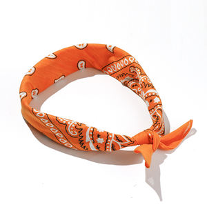 Pañuelo Personalizado con Logotipo, Pañuelo Navideño Personalizado con Estampado Divertido, Cubrebocas para Decoración de Fiestas, Venta al por Mayor - Product Image 5