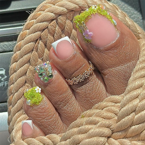 24 <span class=keywords><strong>Uñas</strong></span> Postizas de ABS con Diseño Floral 3D, <span class=keywords><strong>Uñas</strong></span> Francesas <span class=keywords><strong>Cortas</strong></span> <span class=keywords><strong>Cuadradas</strong></span> Color Nude, con Acentos de Perlas y Diamantes de Imitación Verdes, Reutilizables, de Lujo, para Verano - Product Image 1