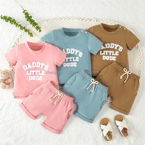Venta al por mayor clásico estilo casual carta bordado hendidura camiseta pantalones cortos niños bebé deportes traje niños dos piezas conjuntos de verano - Product Image 1