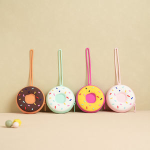 BPA İçermeyen Donut Şeklinde Silikon Emzik Saklama Kutusu, Gıda Sınıfı Bebek Oyuncakları Tutucu, Bozuk Para Yuvası ve Bebek Arabası Bağlama Özelliğiyle - Product Image 2