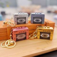Porte-clés créatif rétro en forme de lecteur de cassette, motif tendance, pour sac à dos, clé de voiture, cadeau