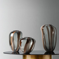 Vase en verre hydroponique moderne minimaliste de forme unique à rayures colorées populaire Contenant floral décoratif