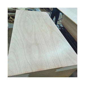 خشب رقائقي متعدد الطبقات عالي الكثافة من خشب الصنوبر الصديق للبيئة بسطح مصقول E0 للأثاث، متوفر بالجملة - Product Image 5