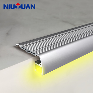 NIUYUAN Usine OEM – <span class=keywords><strong>Nez</strong></span> <span class=keywords><strong>de</strong></span> <span class=keywords><strong>marche</strong></span> en aluminium <span class=keywords><strong>LED</strong></span> au design moderne <span class=keywords><strong>avec</strong></span> insert en caoutchouc pour une sécurité accrue - Product Image 3