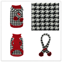 Sweater dan Syal Anjing 2 Buah Set Hitam Putih Motif Houndstooth Rajutan Pakaian Hangat Musim Dingin untuk Hewan Peliharaan Pom Pom Merah Hadiah untuk Anjing