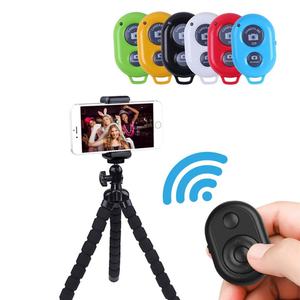 Mini Cámara Inalámbrica Universal con Bluetooth, Control Remoto con Botón Disparador para Teléfono Celular - Product Image 2