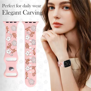 Bracelet de montre en silicone gravé porte-bonheur pour <span class=keywords><strong>Apple</strong></span> <span class=keywords><strong>Watch</strong></span> 49 46 <span class=keywords><strong>45</strong></span> 44 42 <span class=keywords><strong>41</strong></span> 40 <span class=keywords><strong>mm</strong></span>, bracelet de poignet en caoutchouc à motif floral avec boucle papillon en relief - Product Image 5