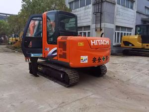 Excavatrice HITACHI ZX60 d'occasion de haute qualité en bon état de fonctionnement, dotée de composants essentiels (moteur, roulement, PLC) à vendre - Product Image 4
