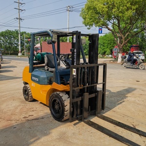 รถยก Toyota โพรเพนล้อเล็ก3ตันพร้อมส่วนประกอบเครื่องยนต์หลักและปั๊ม - Product Image 1