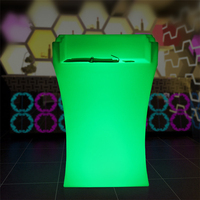 Éclairage LED moderne Table en verre à vin Mobilier de bar en plastique pour la maison Hôtel Parc Utilisation extérieure Barre d'éclairage LED