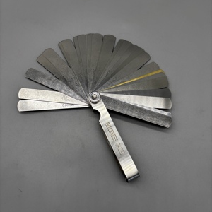 Conjunto de Calibradores Industriais de 32 Lâminas em Latão e Aço Inoxidável com Marcação Dupla, Medidor de Espessura de Válvulas Métrico, Resolução de 0.1um e 0.01 - Product Image 1