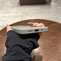 2025 nouvelle couverture de téléphone souple tendance pour Samsung coque de protection de charge sans fil magnétique résistante aux chutes pour iPhone 17 16promax